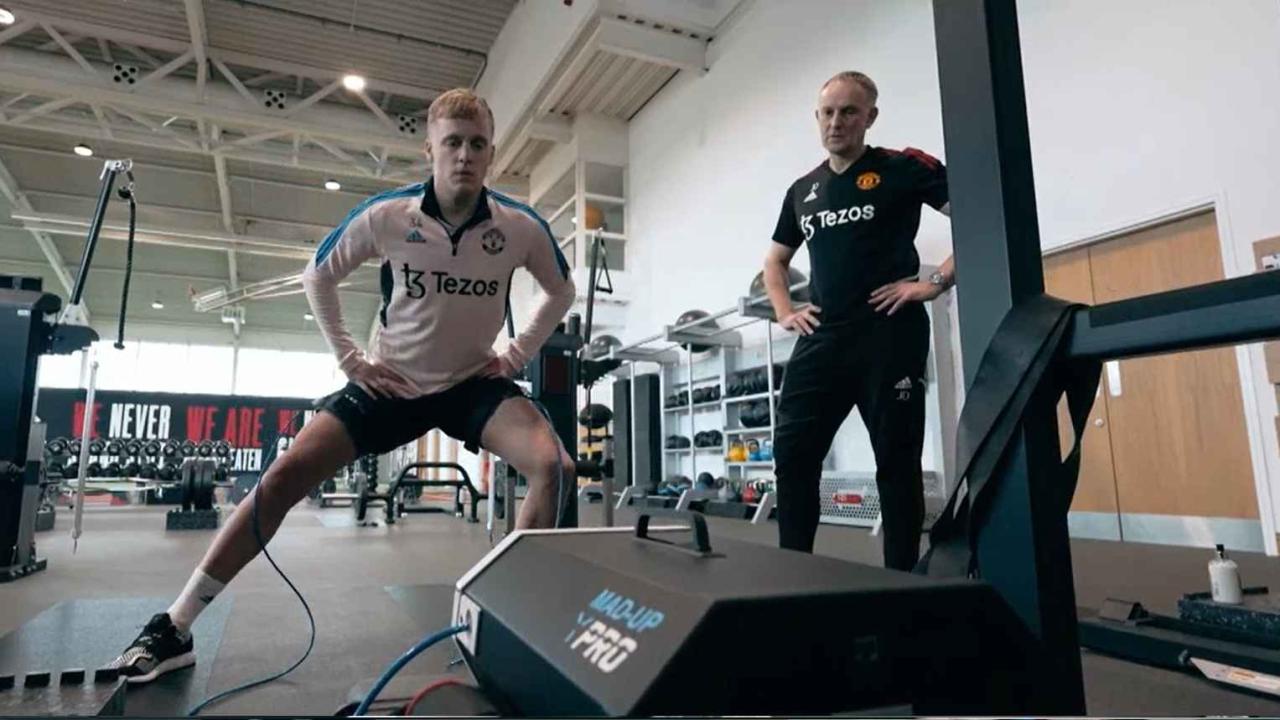 Premier League Productions interview with Donny van de Beek on rehab | Manchester United