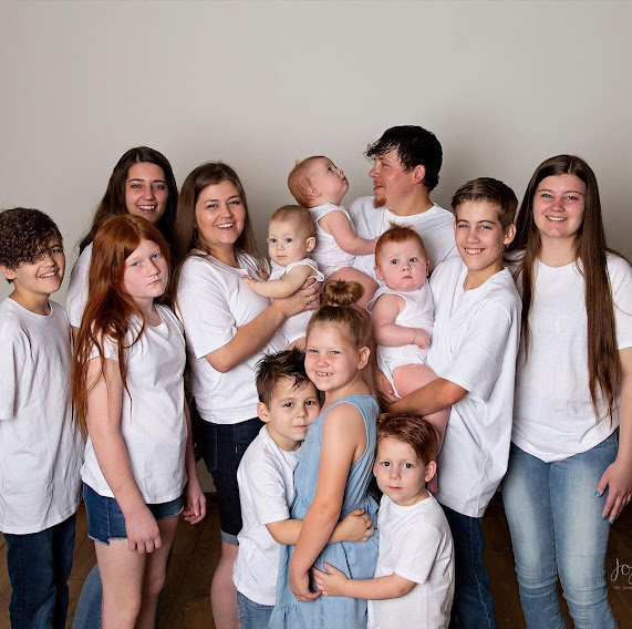 Mom of 12 Kids 'Pregnant for 17 Years' and She's Not Done Yet