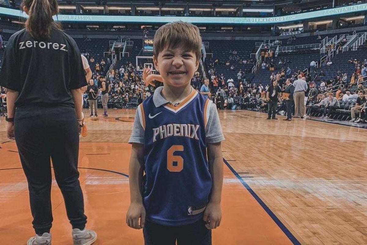 Phoenix Suns basketball team throws party for boy after no-one showed up to his  birthday | London Evening Standard | Evening Standard